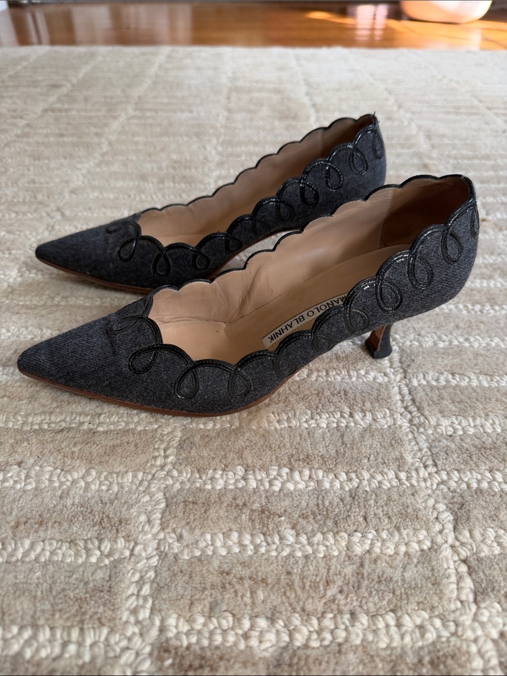 Manolo Blahnik Gray Pointed-Toe Scalloped Trim Heels